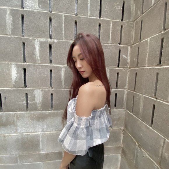 Off-the Shoulder Top - Picture 5 of 5